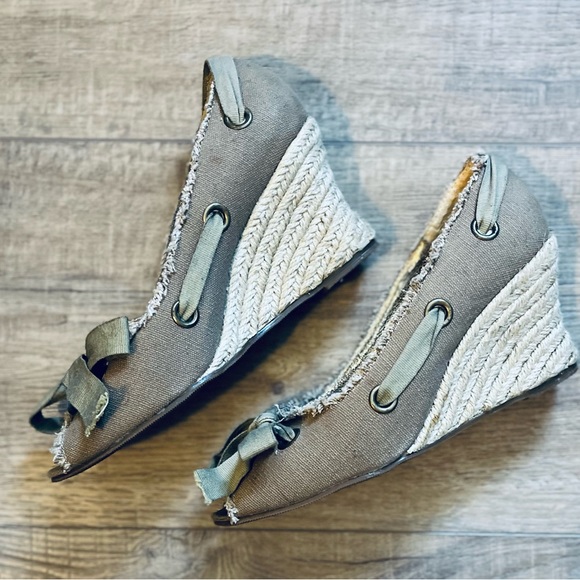 Restricted style SANDSTORM Wedge sandals/shoes Size 7 women’s , GUG - Picture 2 of 5